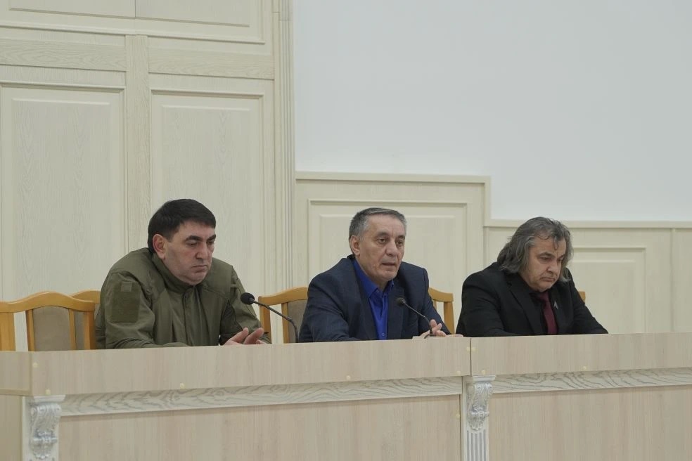 Абдурахман Махмудов провел выездное совещание по вопросу поддержки участников СВО в Кизилюрте